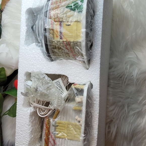 CHRISTMAS KURT S ADLER PORCELAIN LIGHTED PIG BARN - Picture 13 of 16